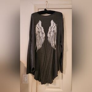 Torrid Super Soft Heather Gray V-neck Long Sleeve Angel Wings Top Size 2